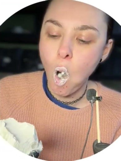 Wet Chalk Crunch #asmr #asmrtriggers#crunchynoises #asmrvideos #relaxationtechniques #chalkasmr