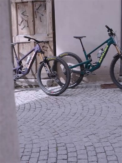 📽️This Mountain Bike Handles Anything: Santa Cruz Hightower Review💔#ebike #bike #fyp #bycicle #review #ebikereview The Santa Cruz Hightower is a versatile, all-terrain mountain bike designed for riders who want to tackle everything from steep climbs to rugged descents. With a lightweight carbon frame, adjustable geometry, and 150mm VPP™ suspension, this bike offers both performance and comfort. Whether you’re hitting local trails or venturing into alpine terrain, the Hightower is built to deli