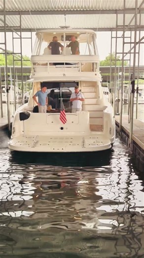 Dockmate TWIN | Installed on a 58' SeaRay