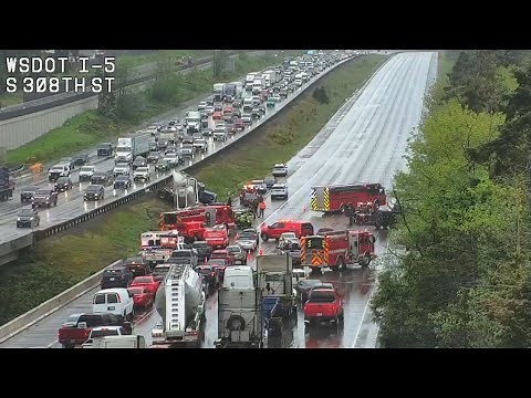 TRAFFIC: 3 crashes involving 5 vehicles block northbound I-5 in Federal Way