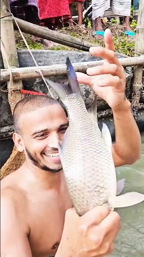 Fisherman catches big fish with skillful hands🐋🔥‪@RAWWFishing‬ #shorts #fish #tiktok ❤❤