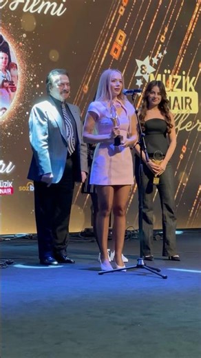 This award belongs to all of us! 🥹💓 I love you all so much ❤️