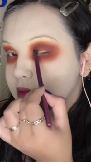 Brody Dalle makeup from the early 2000’s🖤🎃 #makeup #2000s #gothic #punk #grunge #fall #aesthetic