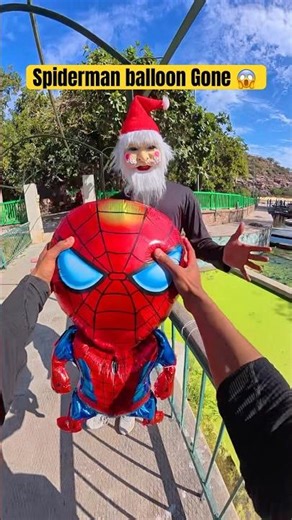 Santa vs Spider-Man Balloon 😳🎈#rishabhfreerun#parkour#spiderman#santa#balloons#shorts#viral