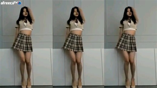 【韩国女主播热舞系列】百褶配黑丝