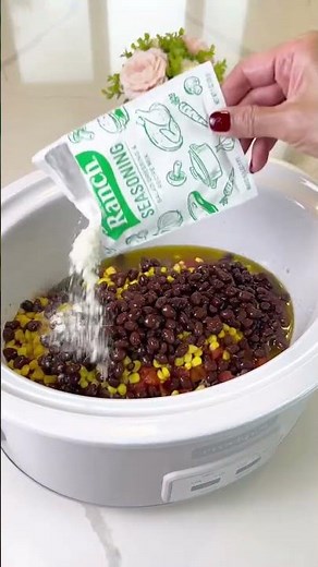 Easy Crockpot Taco Soup Recipe!