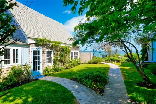 593 Commercial St, Provincetown, MA 02657 - MLS 73491203 - Coldwell Banker