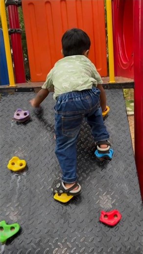 Kids rock climbing#climbing #canadadiaries #childrensgame #kidsstory #kidsgame