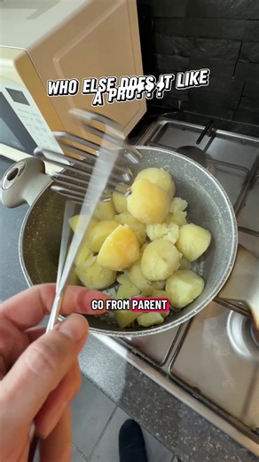 The Ultimate Method to Mash Potatoes