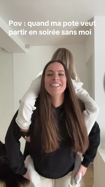 Sac-à-dos : Danse et Amitié en Duo à Paris