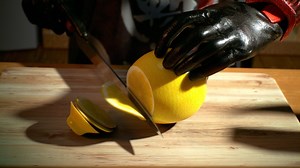 12M views · 234K reactions | Ada siapa-siapa yang order sushi?  Sebuah pek penghantaran sedang menuju kepada anda! Hanya yang berani sahaja dapat menikmati hidangan eksotik dari negara matahari terbit ini. 異 Elite Pass Sushi Menace akan hadir ke Free Fire tidak lama lagi! | Garena Free Fire | Facebook