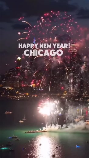 Happy New Year Chicago 🎆 🎥 @funwithphotonz | 93.9 LITE FM