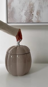 The perfect pumpkin jar 🍪🤎☕️ #Prettylittlehome #pumpkinjar #pumpkins #pumpkindecor #pumpkinspice #pumpkinseason #autumnaldecor #autumn #autumniscoming #cosyseason #cosyaesthetic #cosyaesthetics #lovehome #autumnmood | Pretty Little Home