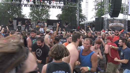 Sevendust - Pieces @ Inkcarceration Festival '18 #americanmoshpits #inkcarceration #inkcarcerationfestival #inkfest #sevendust #moshpit #mosh | American Mosh Pits