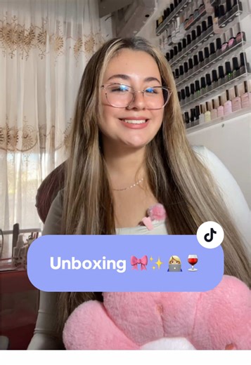 Cuéntenme si les gustaría que realizara más unboxings o si quieren video probando las cositas nuevas 🤭💕 @cosmoticacr @Are Store CR ✨ #unboxing #nailunboxing #unboxingnails #meme #cosasdemanicuristas