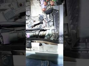 Where are the fuses located in the Renault Laguna?