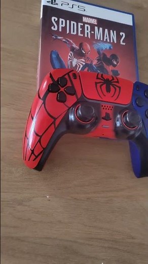 Manette PS5 Spider-Man ⚙️ Peinte à la main (Custom unique !)