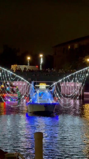 🛥️ 🚤 The Annual Cotee River Christmas Boat Parade was a success! 20 boats, thousands of people, and an abundance of holiday cheer! Thank you for joining us. See you at the next event in #DowntownNPR. 🎄✨ #downtownnpr #newportrichey #flsportscoast #thingstodoinnewportrichey | Downtown New Port Richey