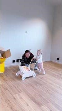 Plying with Lola 😍 #funnybabies #funnyvideo Aurora ❤️