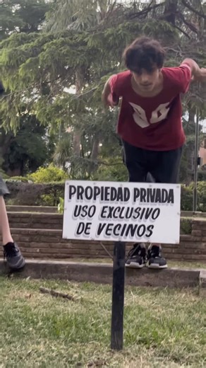 "Lambo" Ismael Vazquez on Instagram: "Nos divertimos con mis alumnoss🫶🏻 #parkour #clases #style #kids#parkourkids #freestyle #classes #boystyle #street #freeruning #salto"