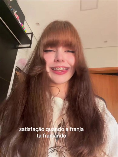 Lully Chan: Moda Infantil e Satisfação com Franja