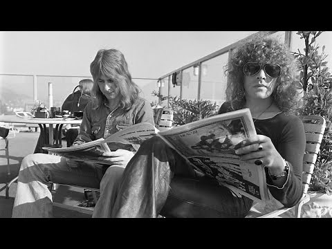 Mott the Hoople - All the Young Dudes (song video)