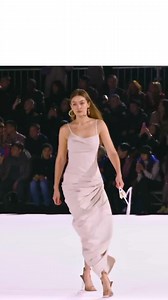 1.6M views · 5.8K reactions | Gigi Hadid is the perfect model. Not only is she brave and bold, but she also has a talent that captures attention. So much so that with a simple gesture, she shocked those who watched her, and it became her signature on the runway  | Icons + | Facebook