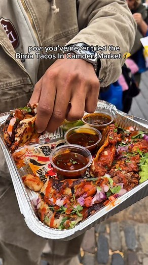TAG a friend that would ABSOLUTELY destroy these Birria Tacos from @meatheadmexican Follow for more foodie finds 🤤🌮 | Camden Market