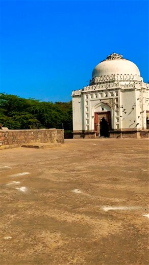 Madhi Masjid| Historical Mosque in Delhi