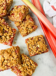 Recipe: Rhubarb is spring’s gift from the garden. Bake it in these oatmeal bars with a crumbly topping. - The Boston Globe