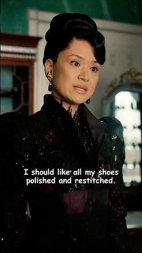 Master had her clean a hundred pairs of shoes.The maid could only silently endure employer's wrath.