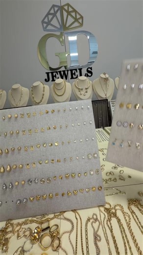 Welcome to GD Jewels Live sell ☺️ Location: Melbourne Mode of payment options: * Cash * Bank transfer * Credit/Debit Card * Afterpay * Zip pay * Humm * Klarna * Paypal or paypal pay in 4 * Lawayay plan 30% deposit (remaining balance payable within 4 weeks) 𝐃𝐈𝐒𝐂𝐋𝐀𝐈𝐌𝐄𝐑 - GD Jewels is not affiliated with the brands mentioned. All trademarks and copyright remain sole property of the brand. | GD Jewels