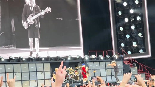 Paris 09.08.2025 Back In Black | AC/DC World Tour