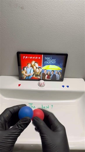 Friends vs How I Met Your Mother 🔥 Which Is Better? #friends #howimetyourmother #movie #shorts