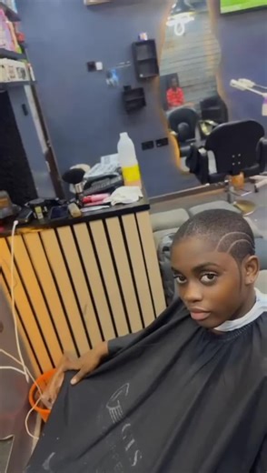 ladies haircut #barber #barberlife #goviral #hairstyle #toms @Lana Barber @2cute