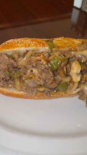 Watch closely…this is how you build perfection👌🏼👌🏼 Thin-sliced steak, grilled onions, mushrooms and peppers, and american cheese🥩🧀✨ 📍 3375 Pine Ridge Rd #104, Naples, FL 34109 🌐 Visit www.NunziosTasteOfItaly.com ☎️ 239-431-7688 Your new obsession: the Nunzio’s cheesesteak!!!😏 #cheesesteak #philly #phillycheesesteak #peppers #mushrooms #onions #howitsmade #chef #cooking #subs #naplesflorida #swfl #foodies #cheeselover | Nunzio's Taste of Italy