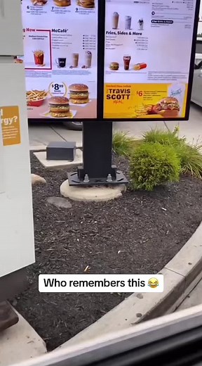 Who remembers this legendary meme from 2021😂#travisscott #mcdonalds #food #meme #2021 #old #travisscottmeal #funny #fyp #fypシ