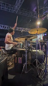 36K views · 6.6K reactions | Drumcam tadi mlm di Makassar..crowdnya bikin nambah energi lebih..you guys are Awesome..落 #NTRL #NTRLZR #lintang #cahayabulan #terbangtenggelam #pertempuranhati | Eno Ntrl | Facebook