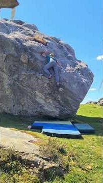 Grado Honrado 6b+, #Ahedo #boulder #thenorthdistrict #merindadesbouldering #youtube #shorts