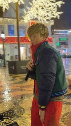 Lil Val on Instagram: "Locked in on this Roddy Ricch's "The Box" flow, rain or shine. It is too slick not to try. This beat is a whole mood. #ValRap #RoddyRicch #TheBox #Flow #LockedIn #VibeCheck #WholeMood #RainOrShine #Beat #HappyHolidays #FYP"