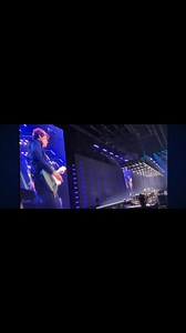Paul, de 83 años, mostrando una vitalidad envidiable y un despliegue de carisma, grandes éxitos y musicalidad impresionante, continuará su gira por los Estados Unidos tocando en ciudades como Denver, Minneapolis, Atlanta, Nueva Orleans y Chicago. El "Got Back Tour" demuestra que, décadas después de haber cambiado el mundo, la pasión de Paul McCartney por la música en vivo sigue tan intacta como siempre, y todavía es capaz de crear momentos históricos e inolvidables para sus fans. Paul McCartney 