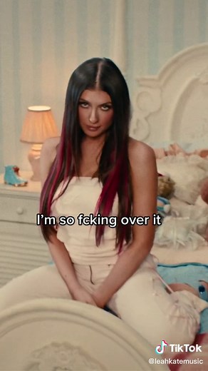 TWINKLE TWINKLE LITTLE B!TCH IS OUT NOW🌟 | i'm mad at disney