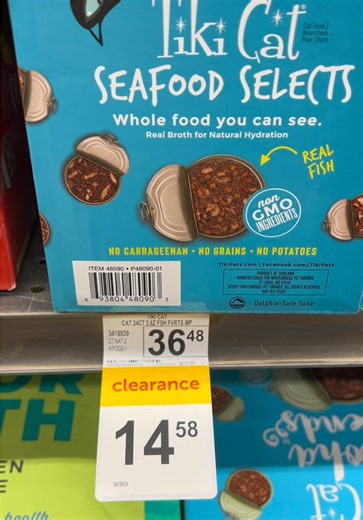 @Petco has amazing sales right now!! Check out your local Petco’s :)) I went to 4 locations and 3/4 locations had sales! Each location varies on sales and different brands. Fun fact: before I learned more about cat food diets and nutrition, I used to feed Bibi fancy feast gravies so she does enjoy it. Disclaimer: Reveal cat food is not a complete balanced meal thus you should not just be feeding Reveal alone. Fish and seafood should not be cats primary diet/protein. Final thoughts: Bibi never tr