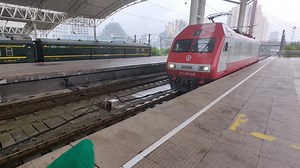 T132次列车(韶山SS9G)上海站挂车_哔哩哔哩_bilibili