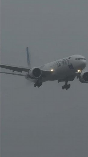 Kuwait 🇰🇼 airways Boeing 777-369 coming from Kuwait City to landing Heathrow airport London