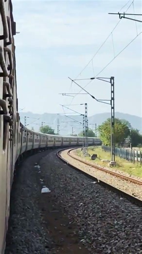 सफर तन्हा तन्हा कब तलक #train #travel #short #video #viral #trending #reels #youtubeshorts #youtube