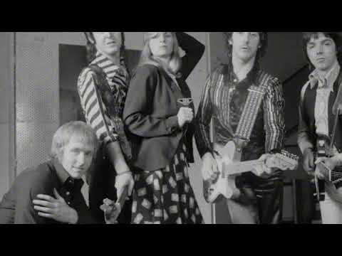 和訳 007死ぬのは奴らだ paulmccartney