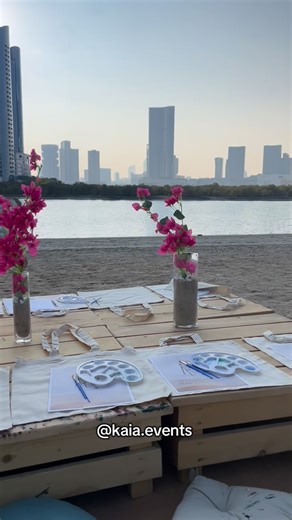 Kaia.events on Instagram‎: "الموقع : أبوظبي - بحر ياس التاريخ: 15/2/2026 الوقت : 4:00- 6:00 السعر : 260 للشخص /أو 230 في حالة الحجز لثلاث أشخاص و أكثر السعر يشمل / جميع الأدوات الفنية - سناكس و مشروبات - دلاغ مقدم من تِبرا @tebra.ae بالشكل الي تبونه و تطقمون فيه مع التوت باق الي بترسمون عليه . وطبعا معانا احلى كرفان من @so__haven الدريس كود : احلى هودي عندج ☃️🫶🏼 #explorepage"‎