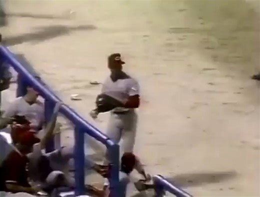 September 14, 1993 | Reds at Braves “And now the first Major League at-bat for one of the most highly-touted prospects in all of baseball - Chipper Jones.” - Pete Van Wieren. #OTD 32 years ago Via #BravesonTBS | Atlanta Braves Chop Live