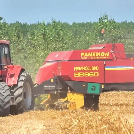 New holland BB960 straw baler during straw making 🔥🚜🌾 #reels #farming #newhollandtractor #farminguk | Big Machines